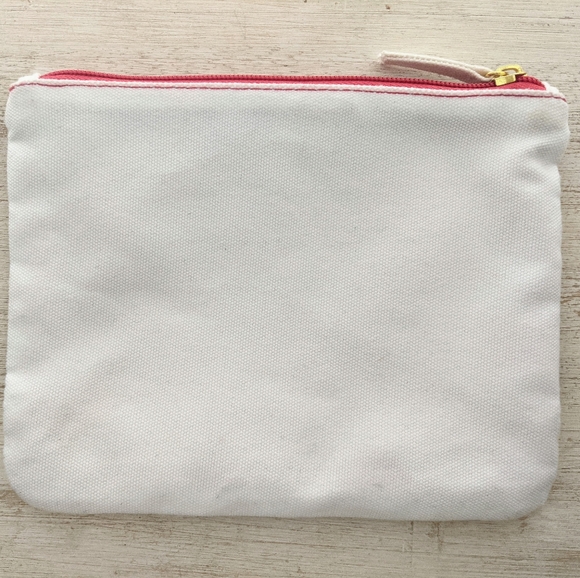 LIKE NEW! CLARINS Christmas 🎄 Theme Makeup Bag - Picture 5 of 13